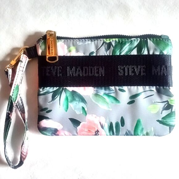 Steve Madden Handbags - Womens NWOT STEVE MADDEN Pretty Floral W/Large Logo Wristlet/Purse